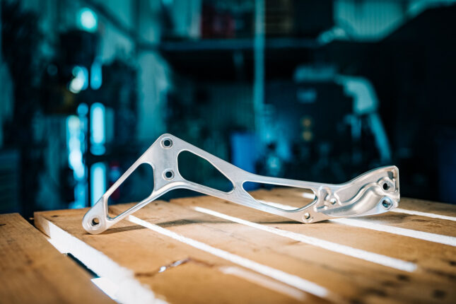 Aluminiumkomponent redo f&ouml;r montering &ndash; konstruktion och f&auml;rdigst&auml;llande f&ouml;r produktion.